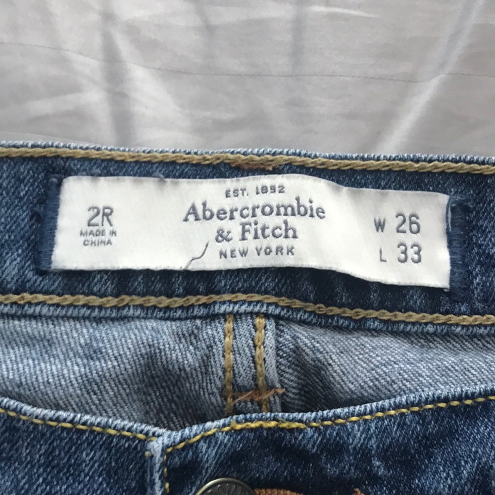 Jeans - Picture 2 of 3